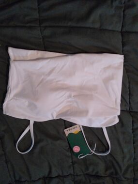 HALARA White Spaghetti Strap Tank NWT Crop Small W/ Padding & Criss Cross design